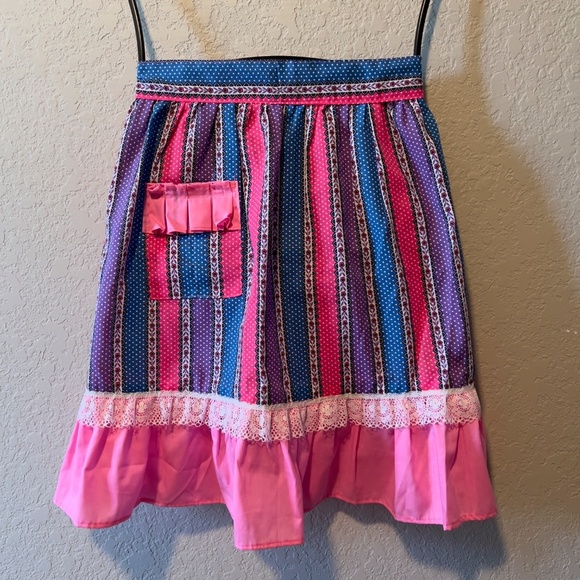Sweet Handmade Half Apron with Vintage-Inspired Charm! - Picture 2 of 6